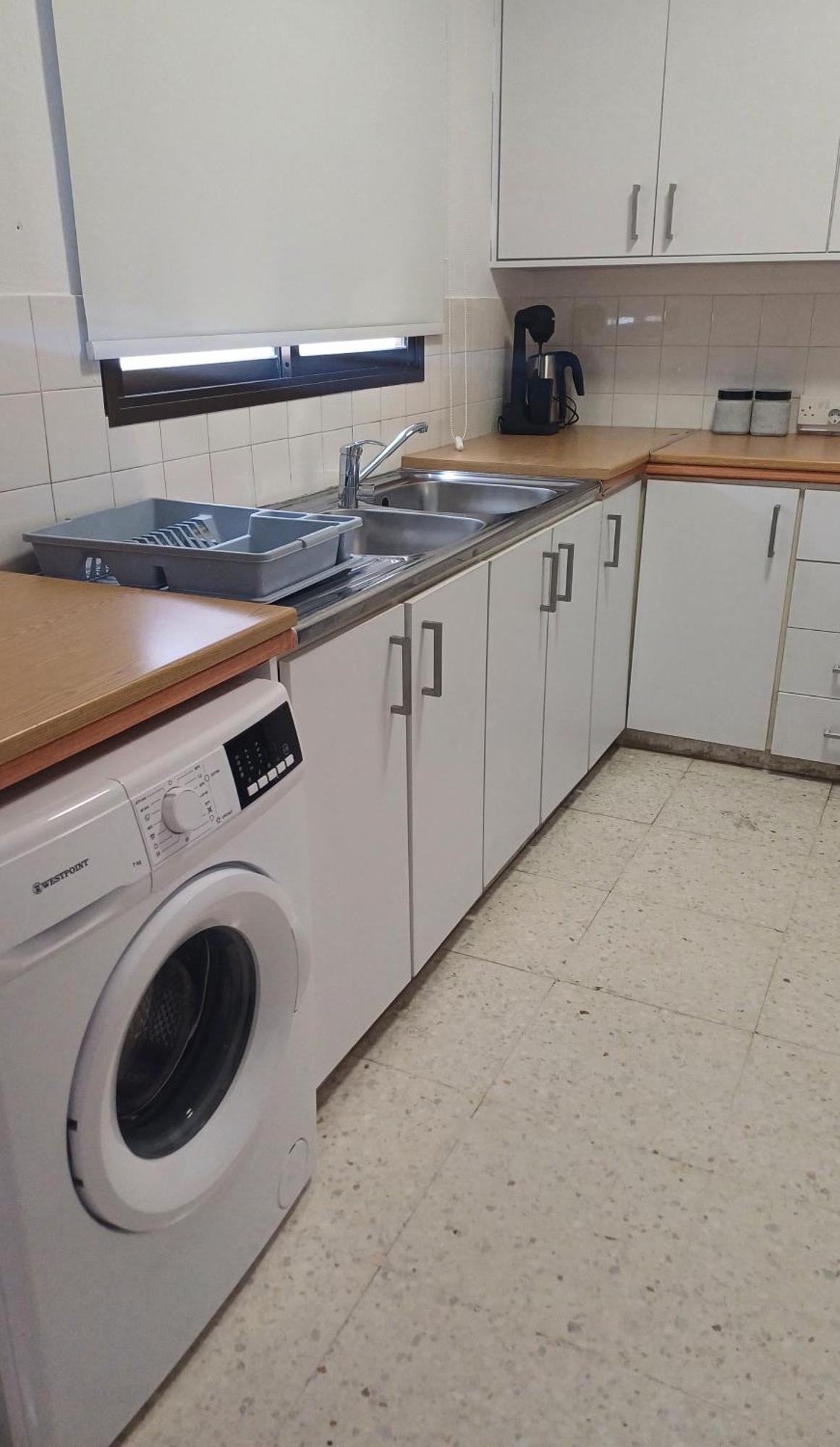 Apartment Spacious 2 Bedroom Near Mall -internet 1gbps