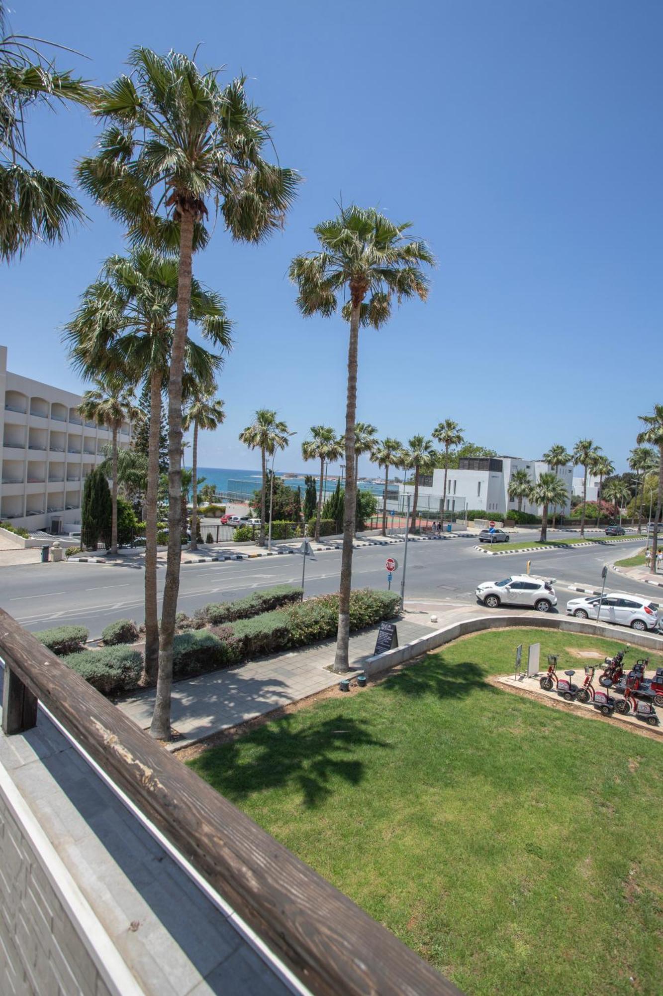 1bd * Paphos