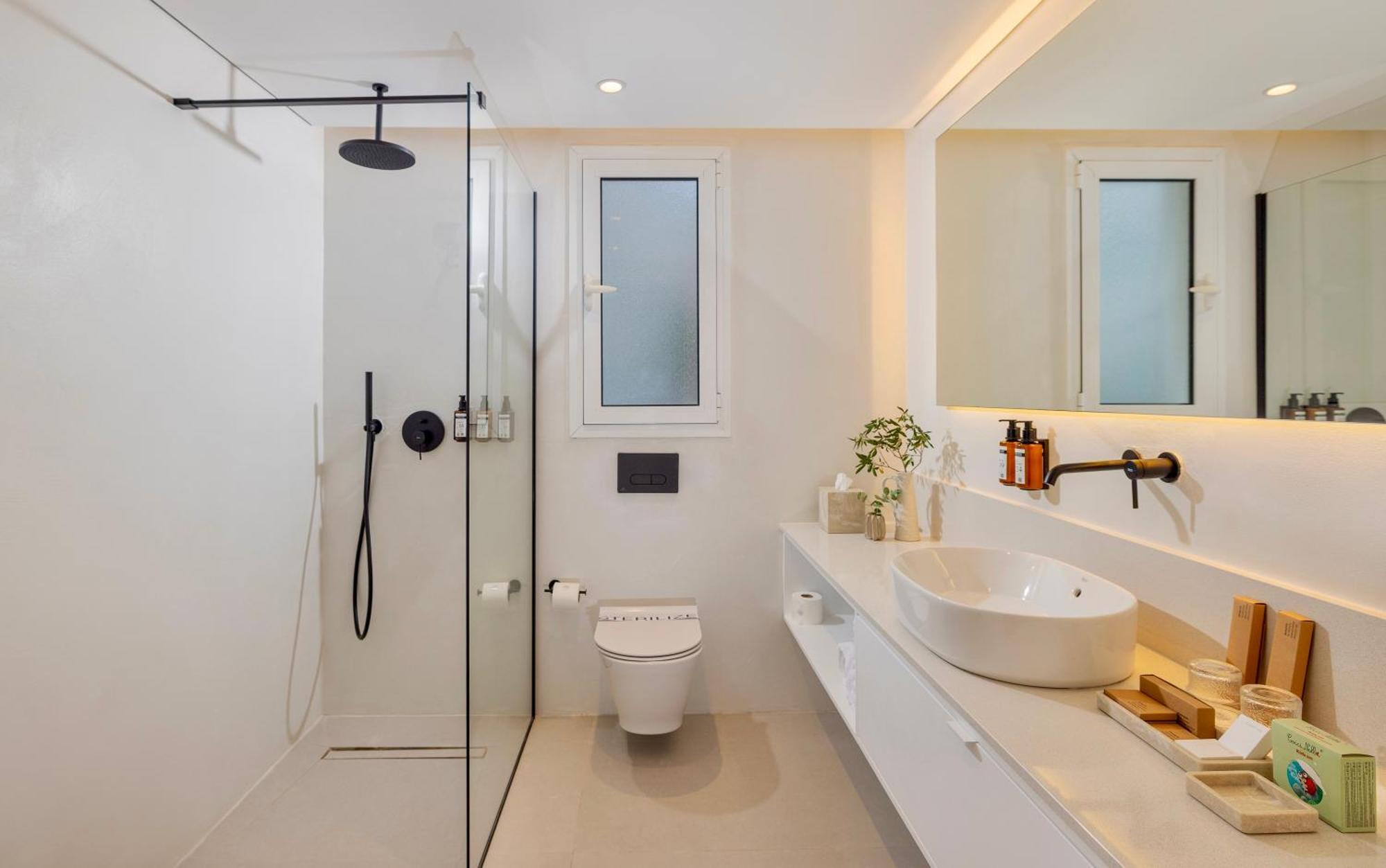 Wellclub - Family Wellness & Seaview Suites 4* Paphos