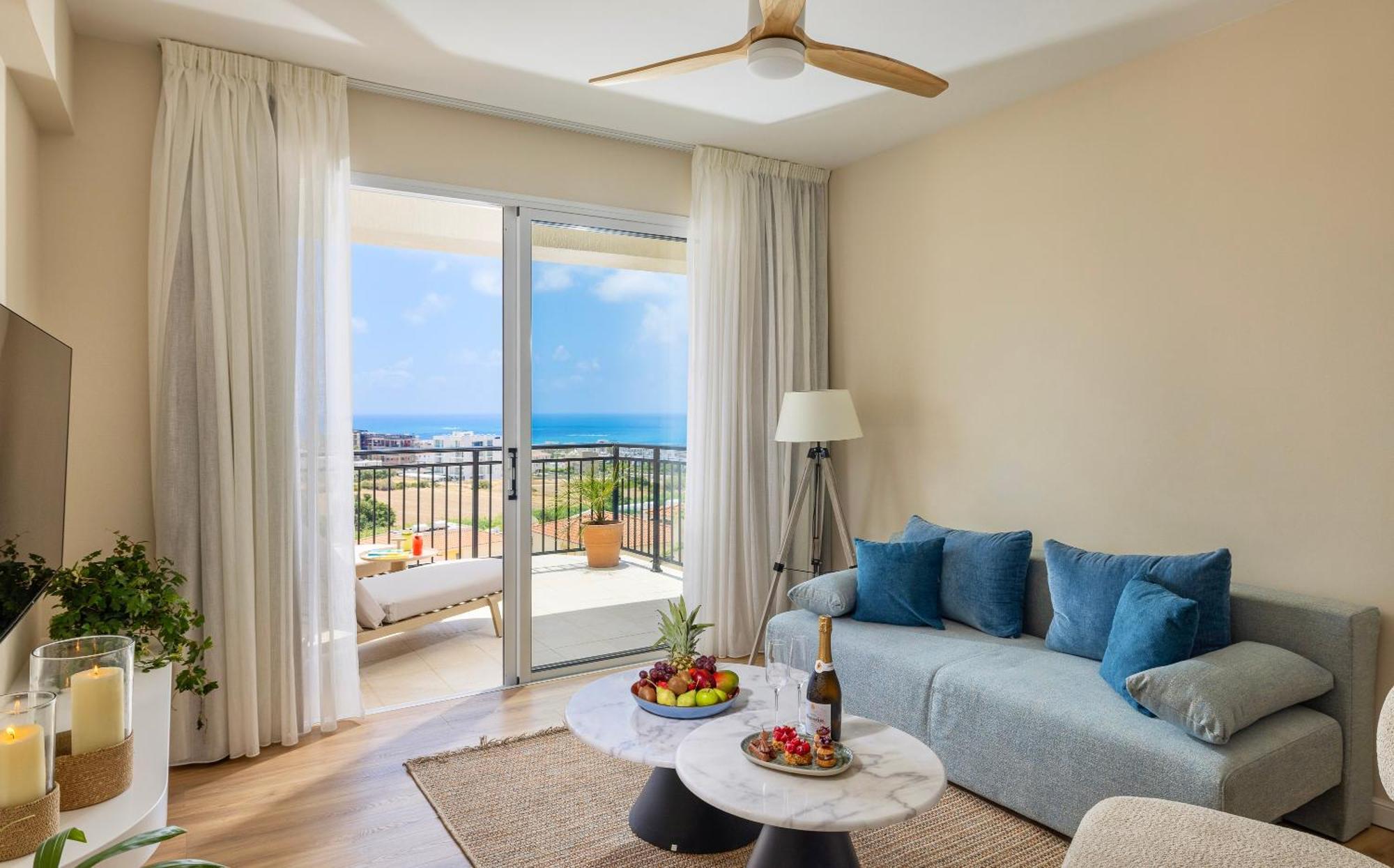 Hotel Wellclub - Family Wellness & Seaview Suites Paphos