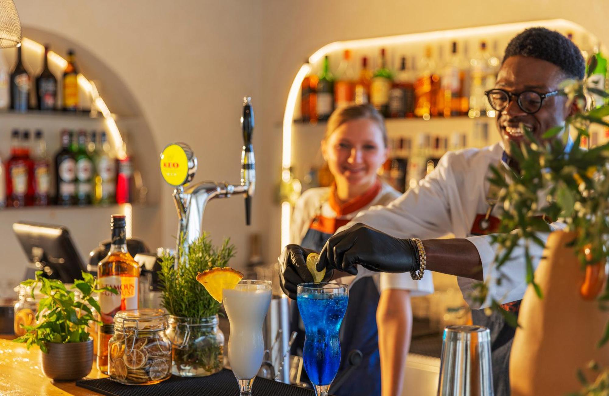 Wellclub - Family Wellness & Seaview Suites 4* Paphos