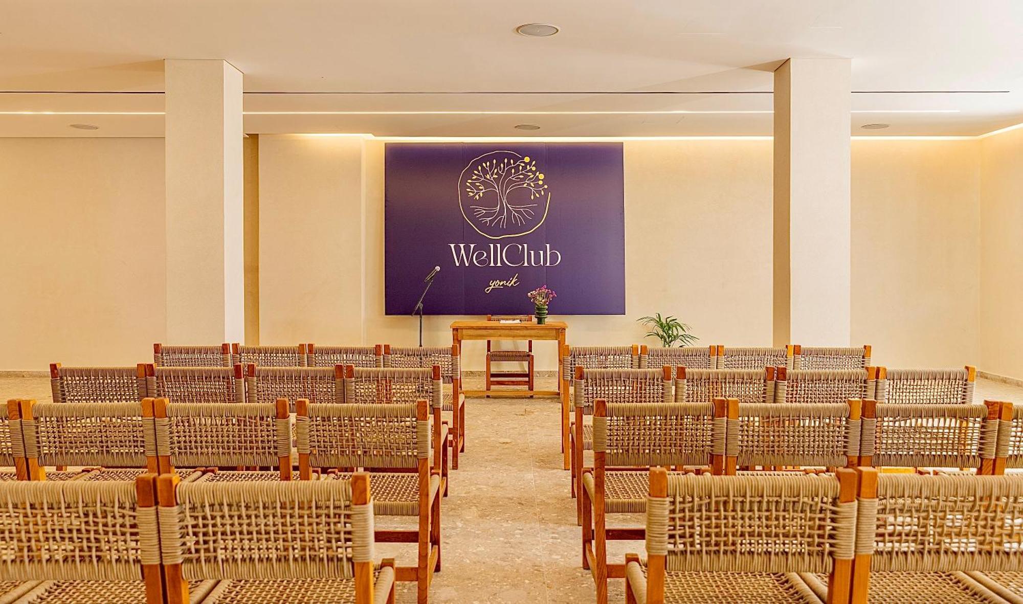 Hotel Wellclub - Family Wellness & Seaview Suites Paphos