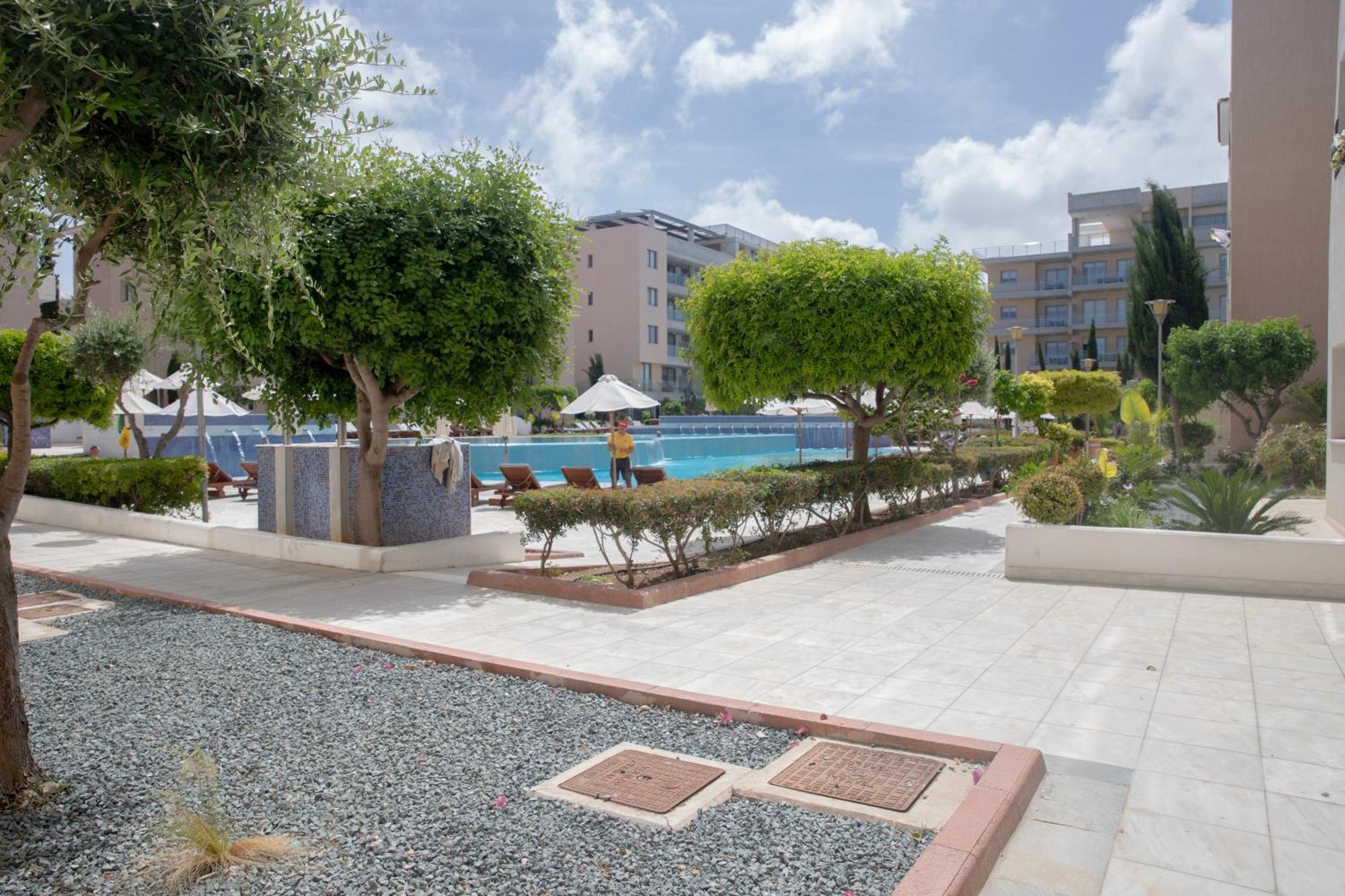 Elysia Park Apartment