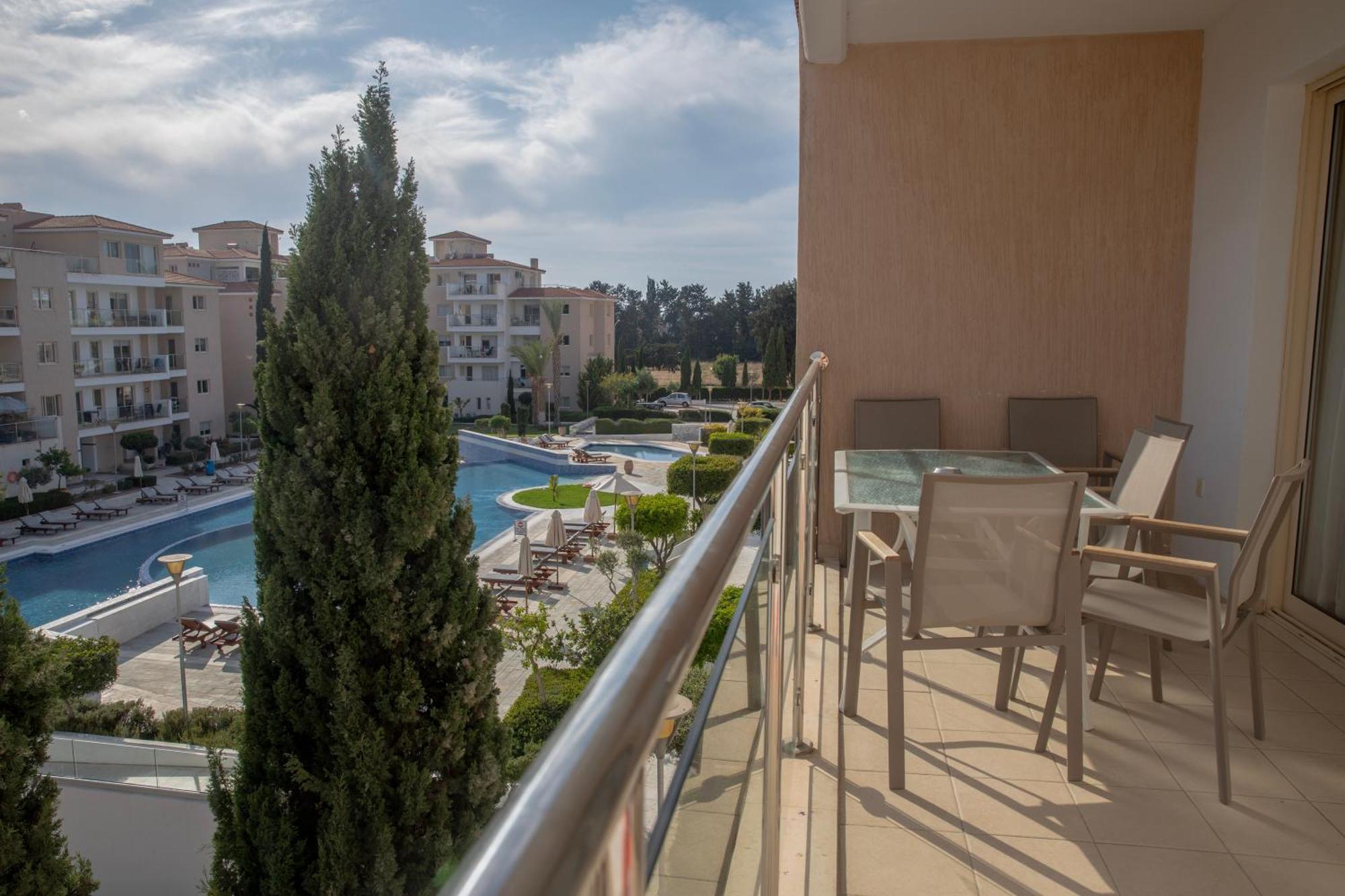 Elysia Park Apartment
