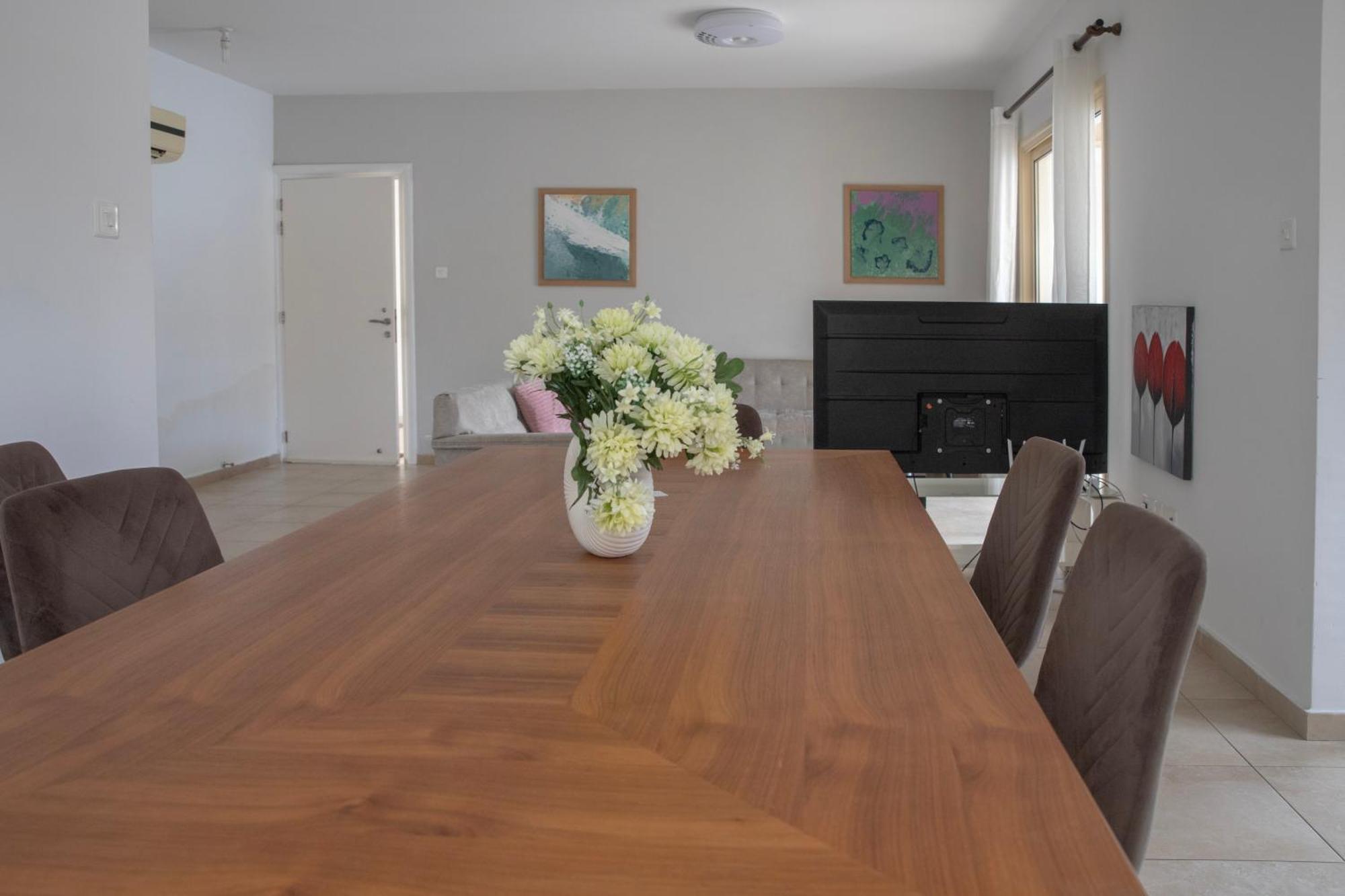 Elysia Park Apartment