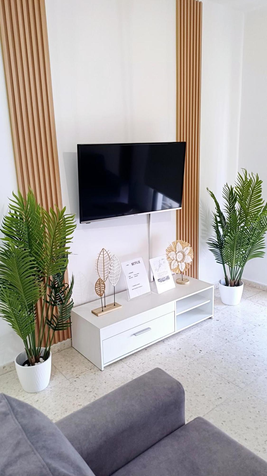 Modern 2bd Near Mall- Internet 1gbps Apartment