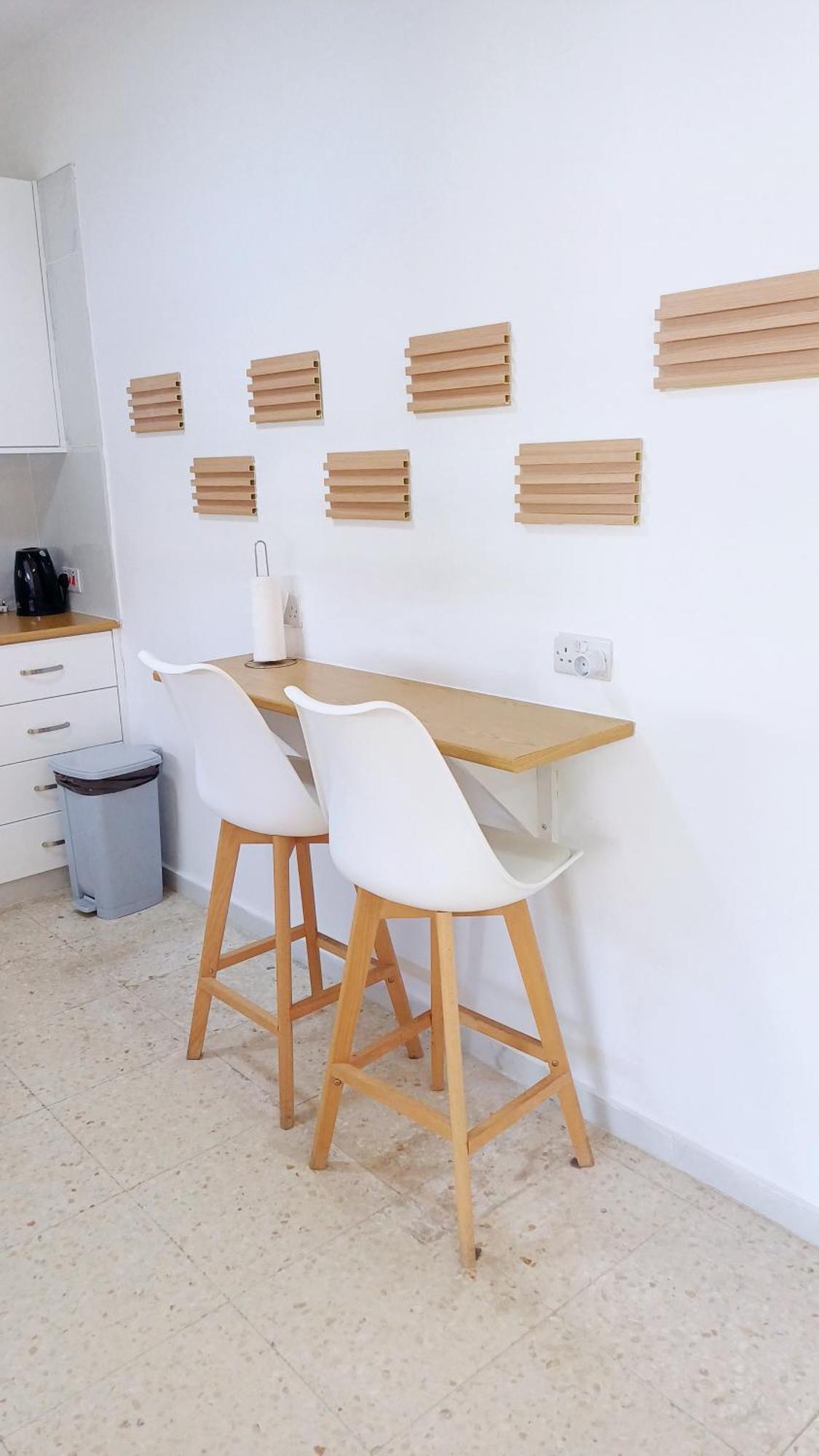 Modern 2bd Near Mall- Internet 1gbps Apartment *