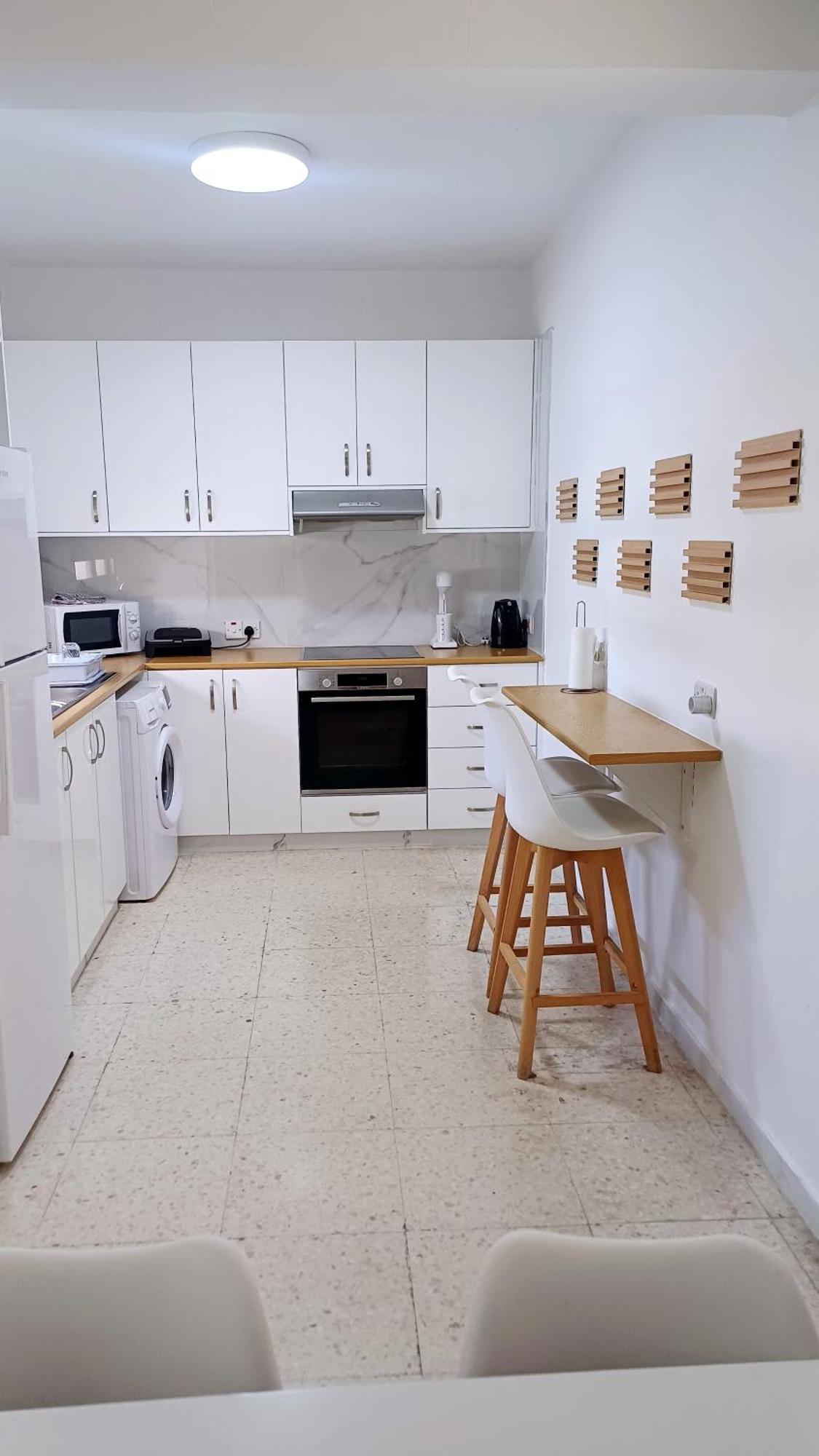 Modern 2bd Near Mall- Internet 1gbps Paphos