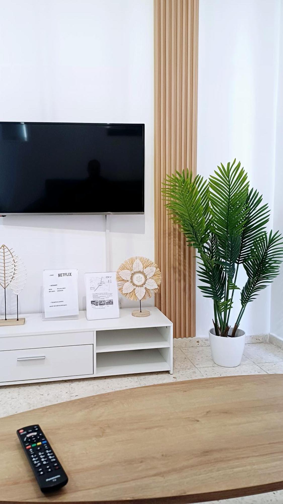 Modern 2bd Near Mall- Internet 1gbps