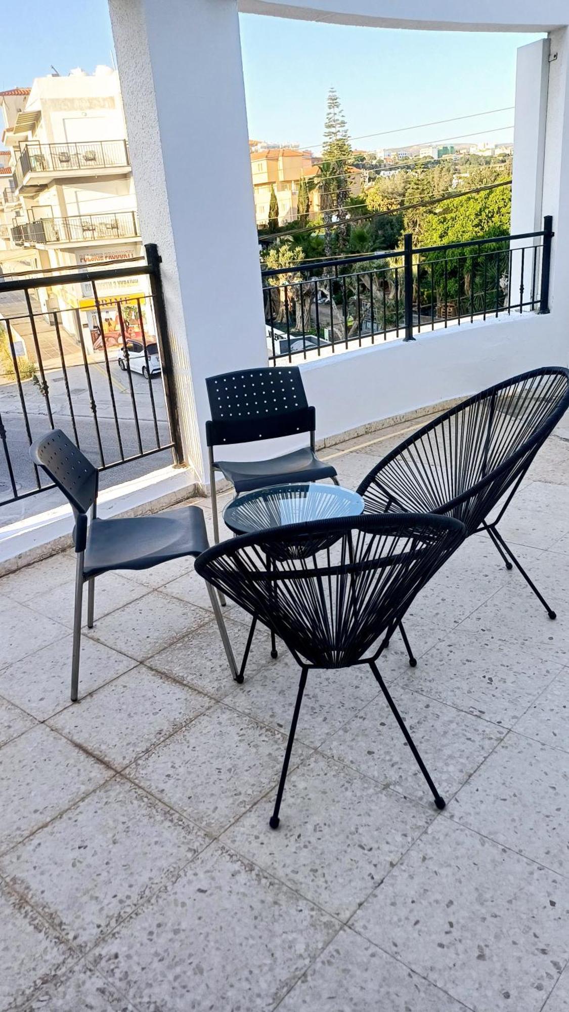 Spacious 2 Bedroom Near Mall -internet 1gbps