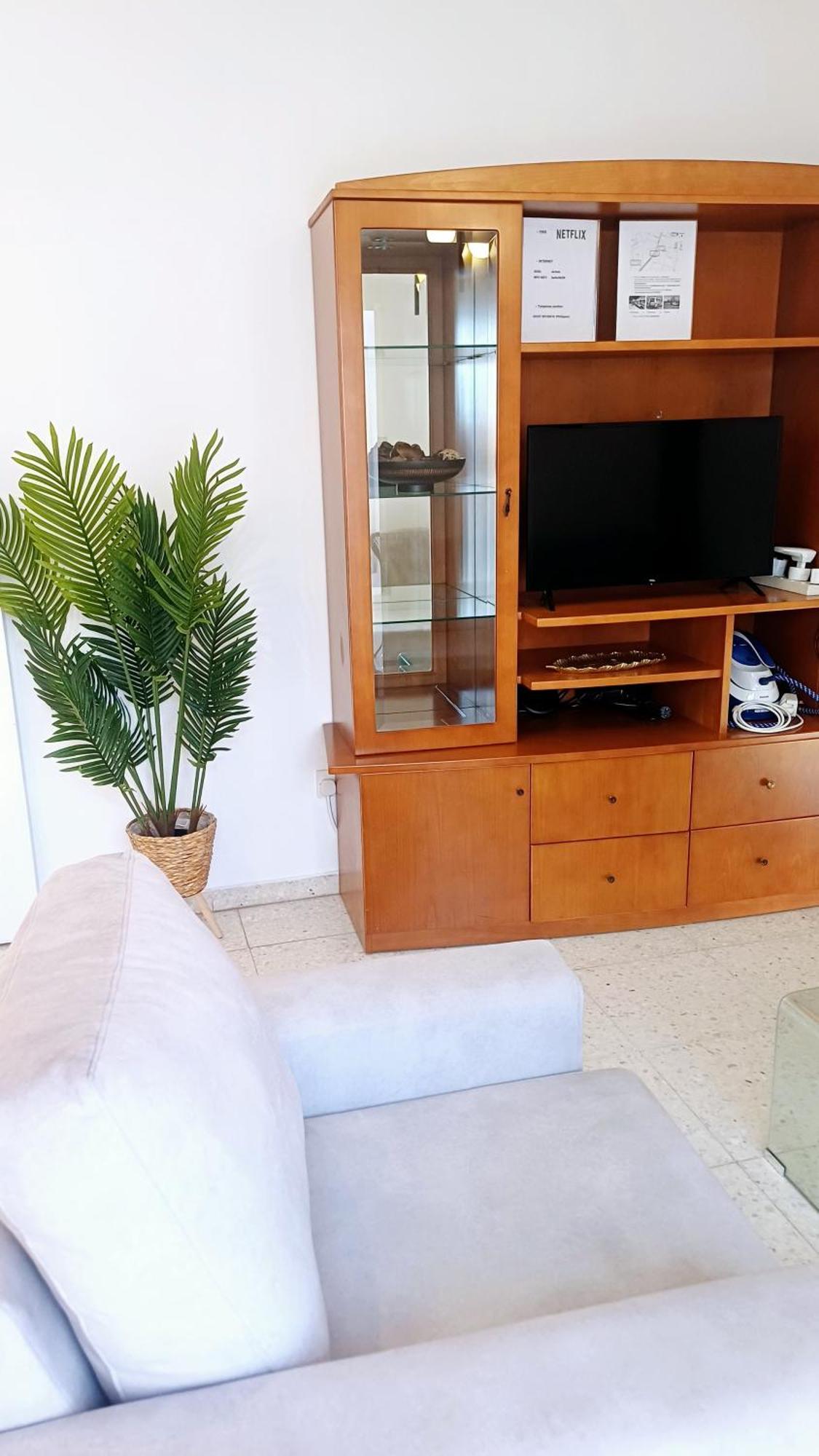 Spacious 2 Bedroom Near Mall -internet 1gbps *