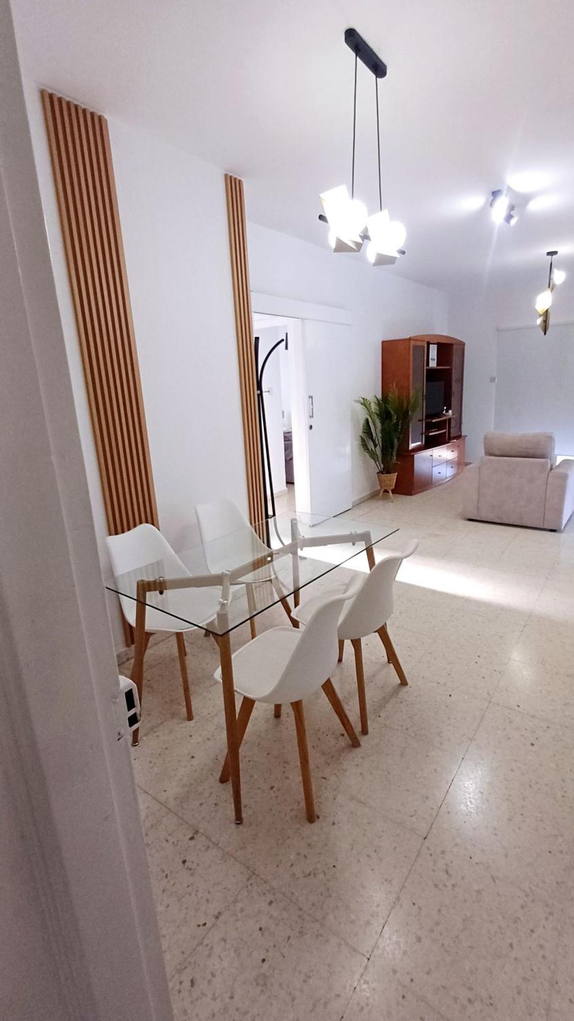 Spacious 2 Bedroom Near Mall -internet 1gbps Apartment Paphos