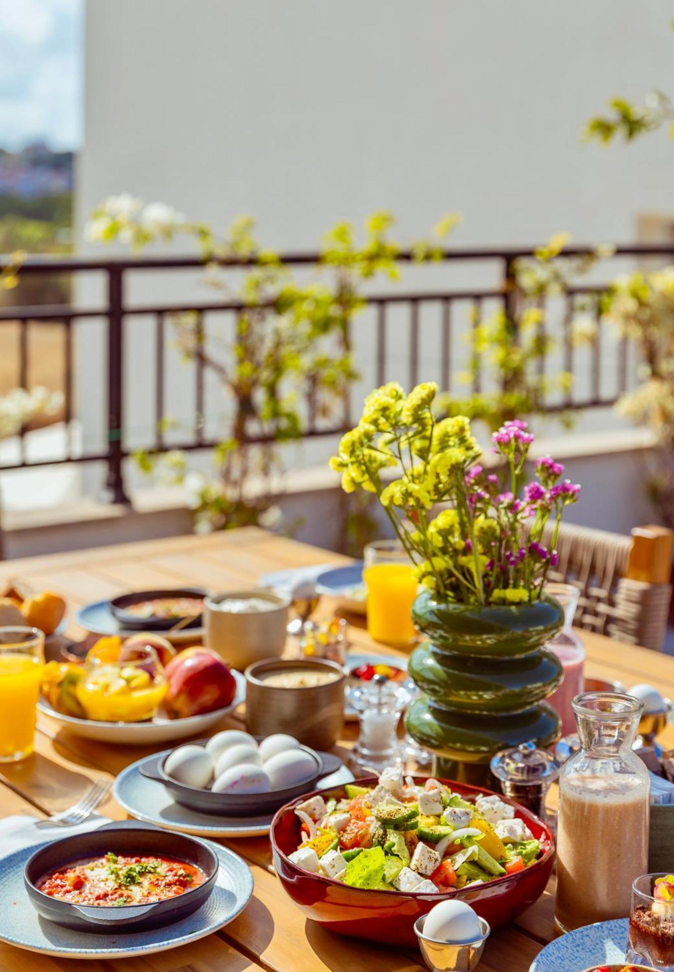 Wellclub - Family Wellness & Seaview Suites Hotel Paphos