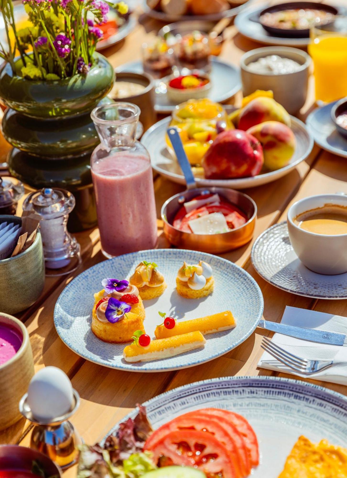 Hotel Wellclub - Family Wellness & Seaview Suites Paphos