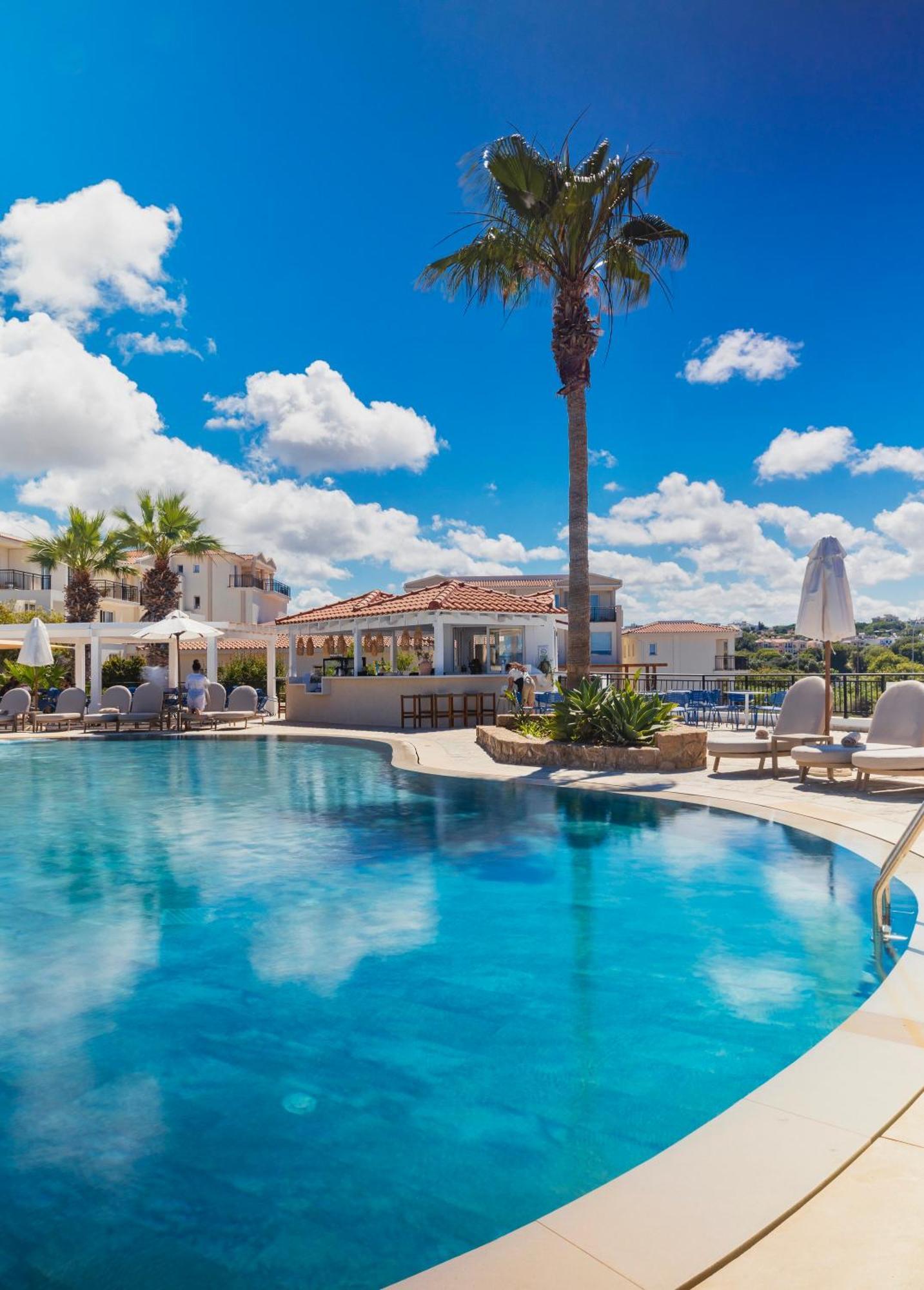 Wellclub - Family Wellness & Seaview Suites Hotel 4*
