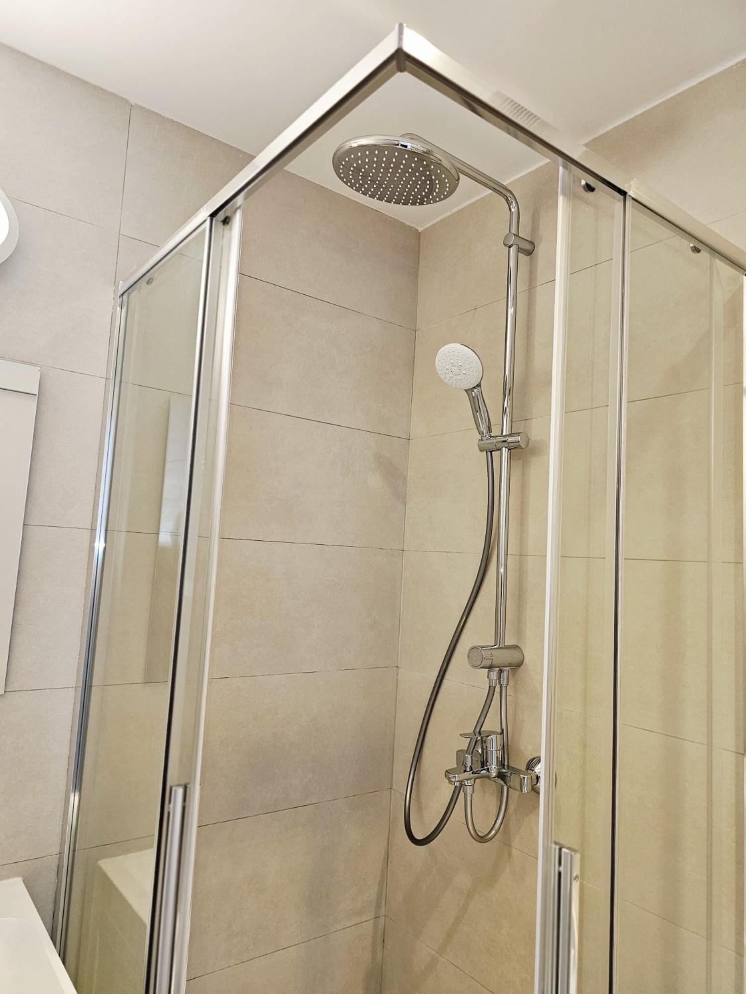 Pool Sight Center Location 2 Bedrooms Apartment