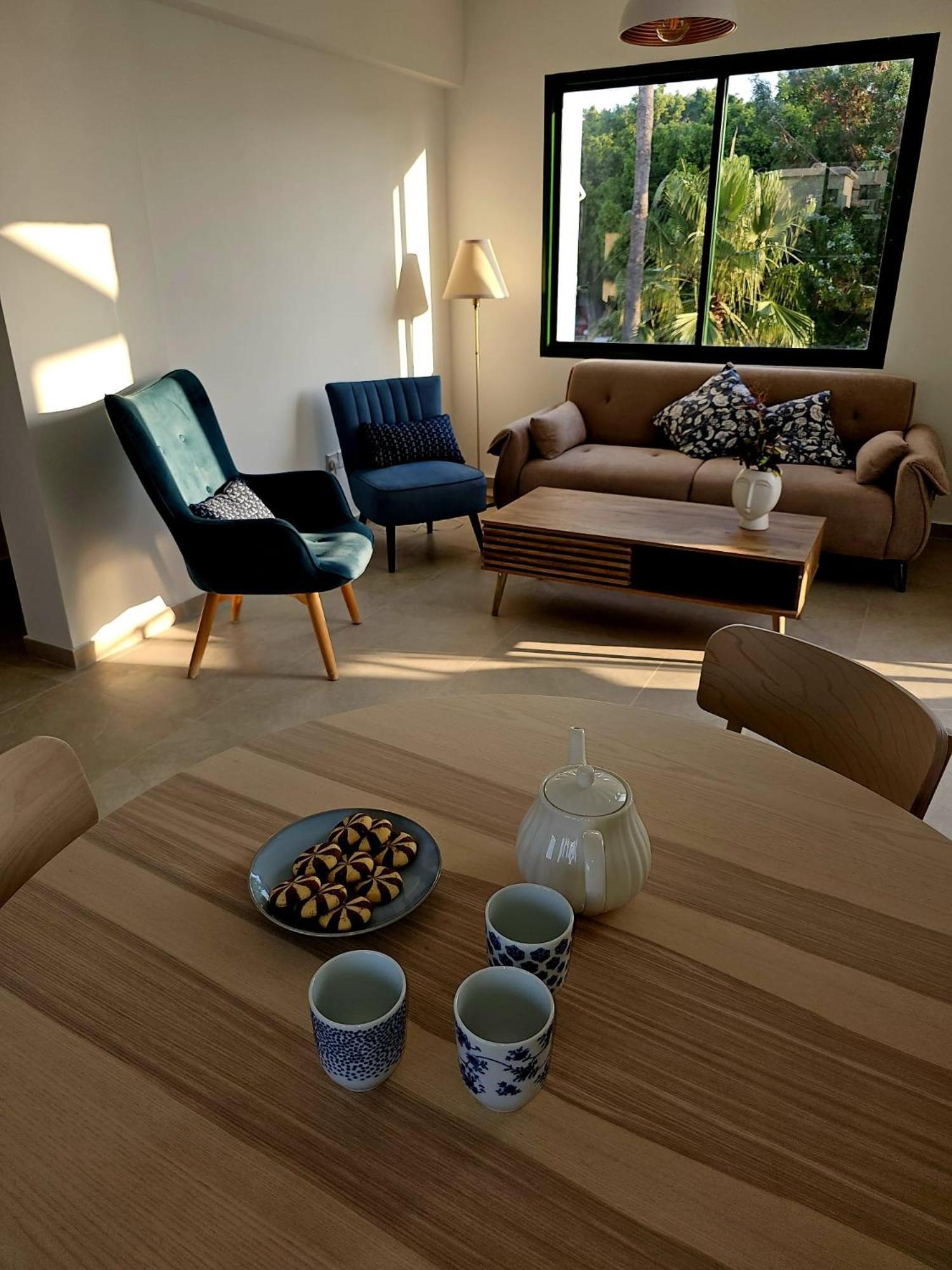 Apartment Pool Sight Center Location 2 Bedrooms *