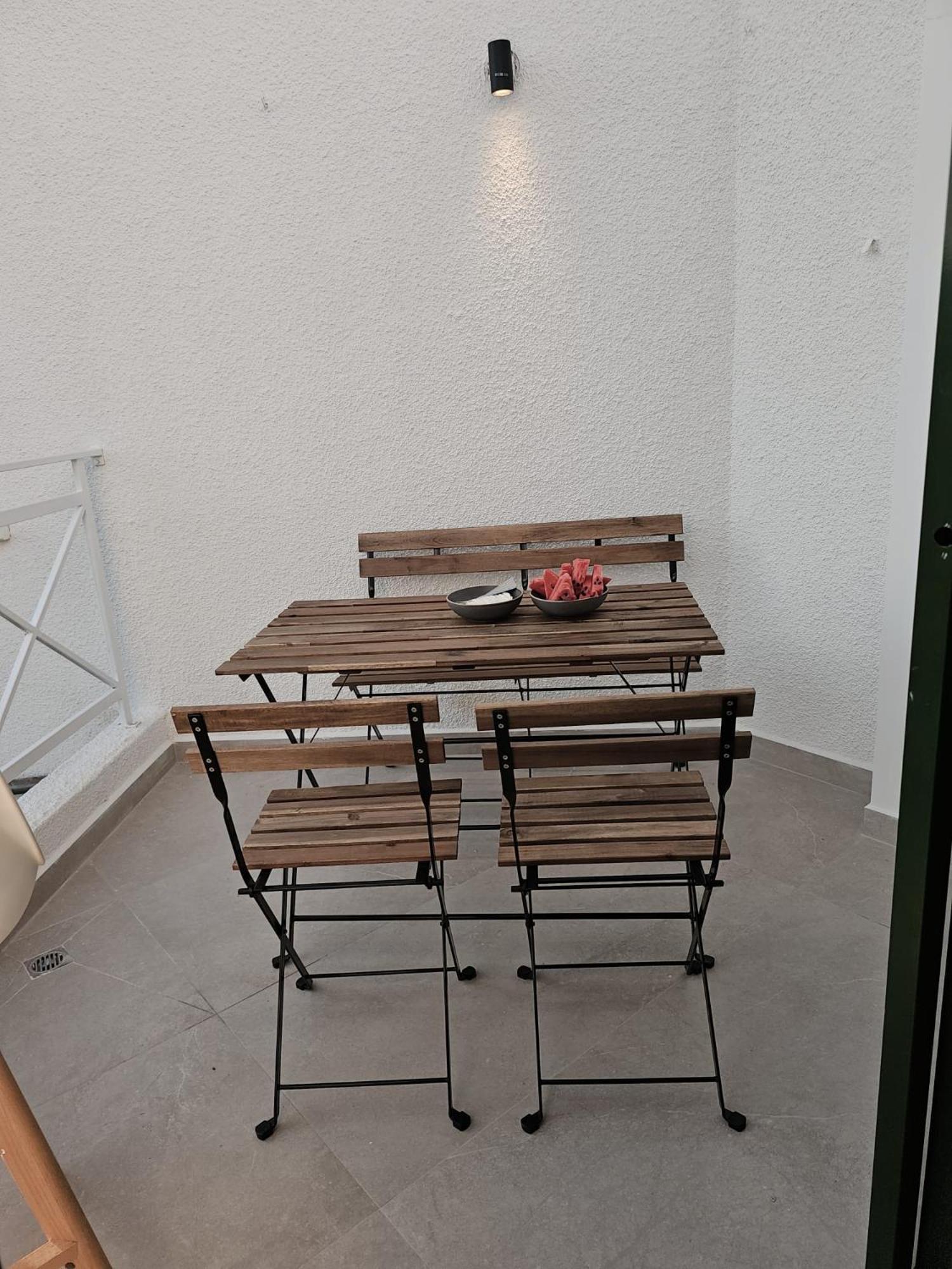 Apartment Pool Sight Center Location 2 Bedrooms *