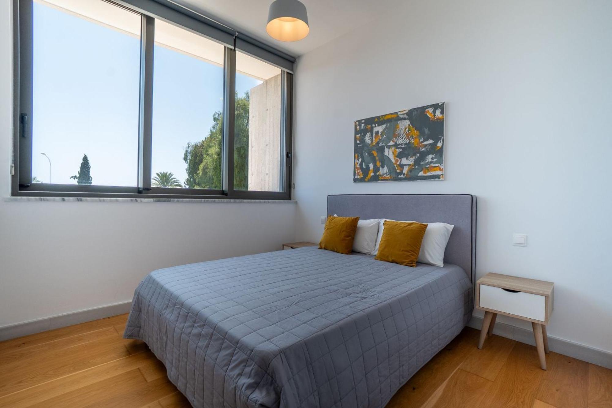 Emerald 101 1 Bed Apartment *