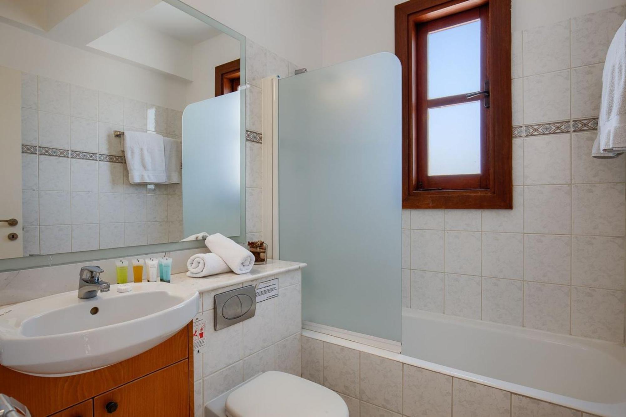 Aphrodite Hills Superior Superior 0065 Air Conditioning 2 Bedrooms Villa