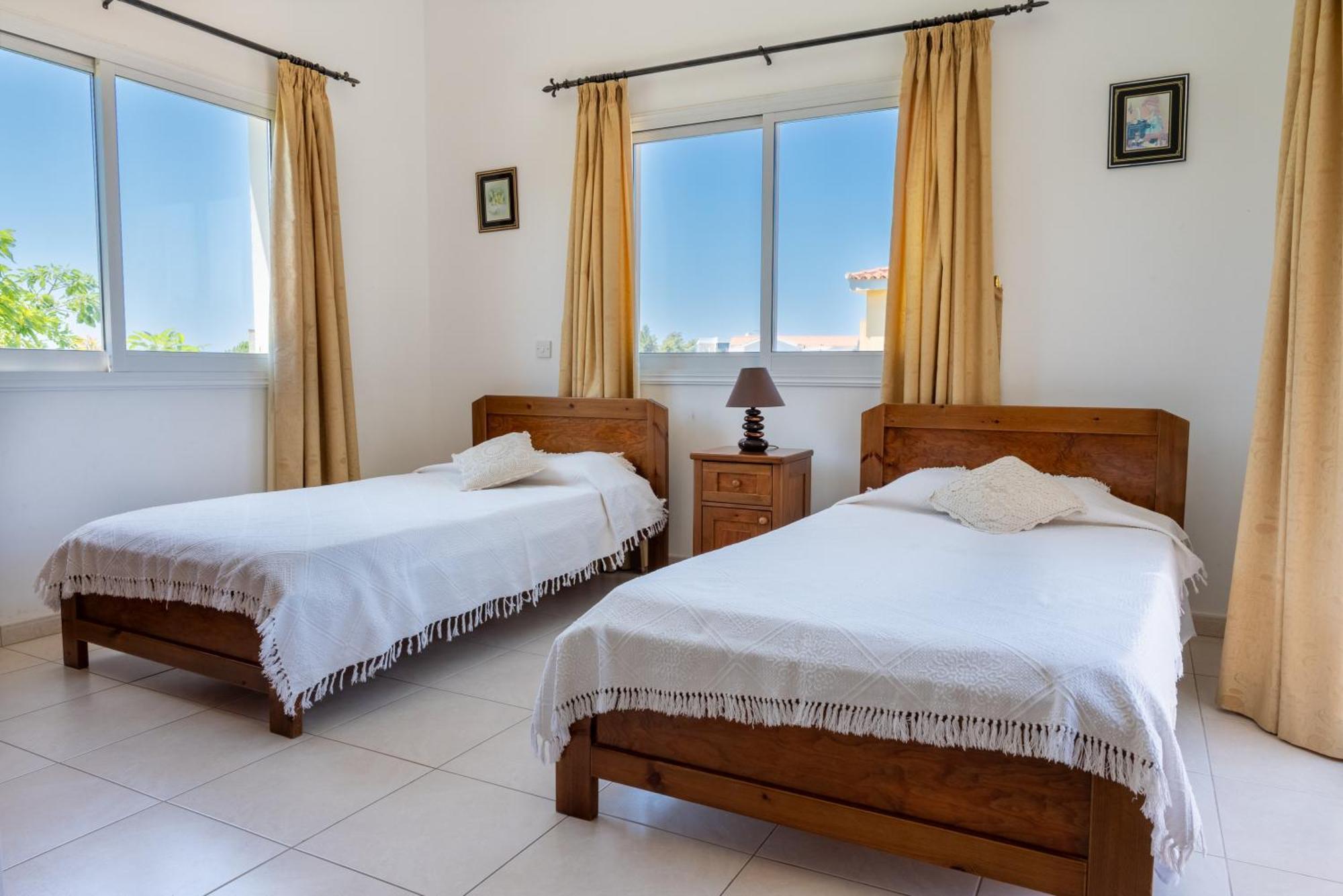 Villa Aspasia In Peyia, Private Pool & 3 Ensuite Bedrooms Villa *