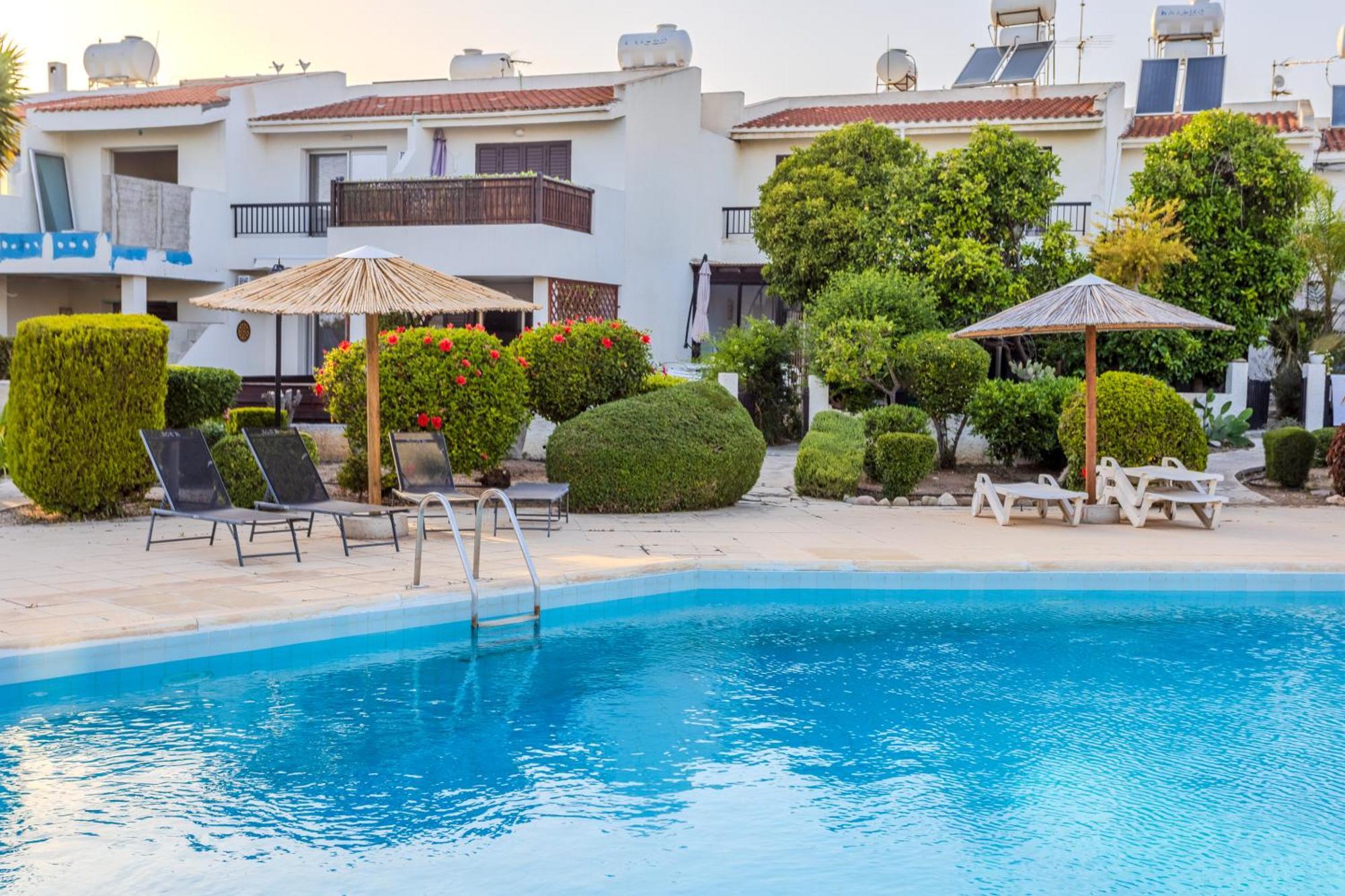 Apartment Taheli's Modern Townhouse With A Pool