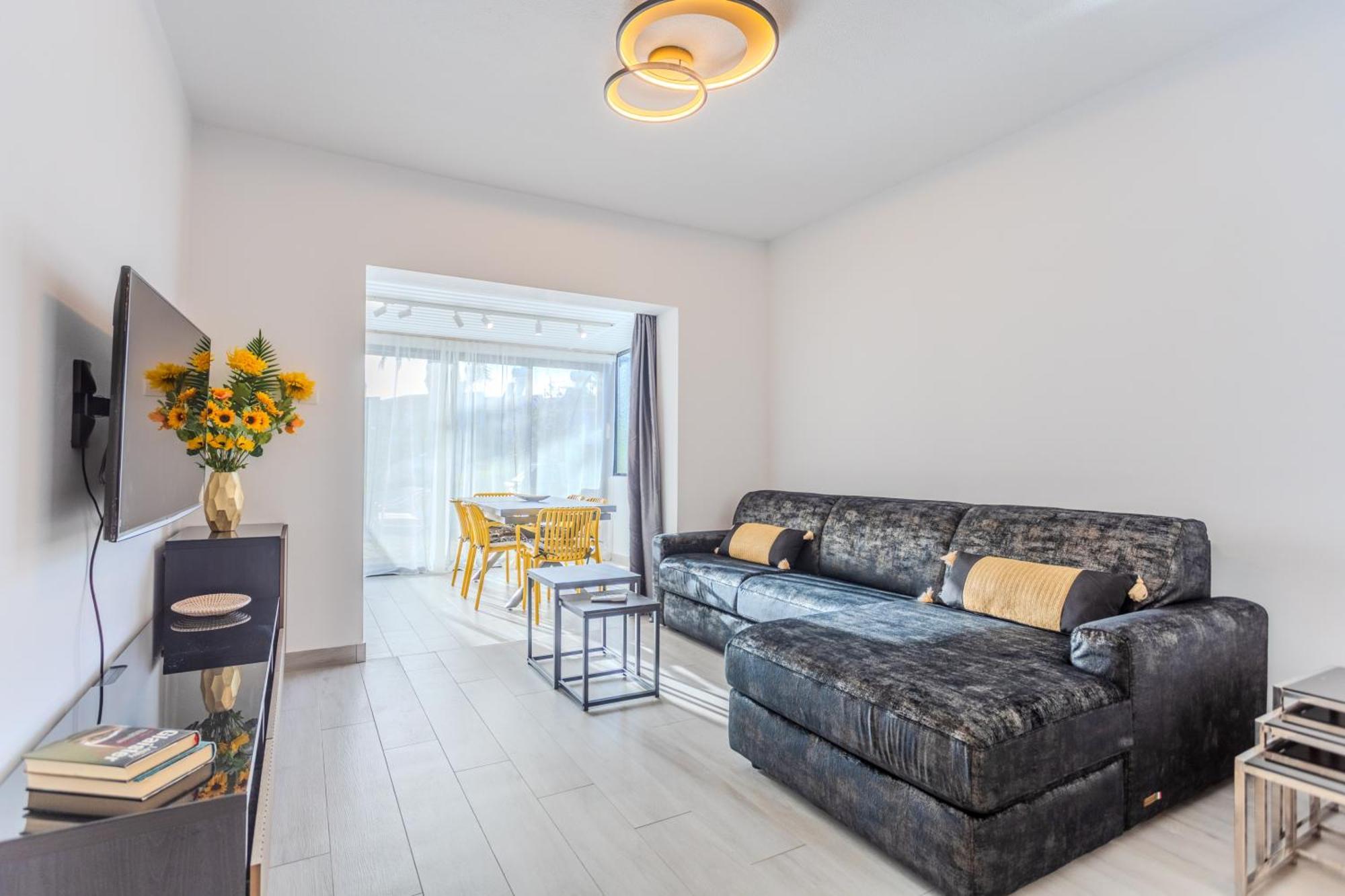 Taheli's Modern Townhouse With A Pool * Paphos