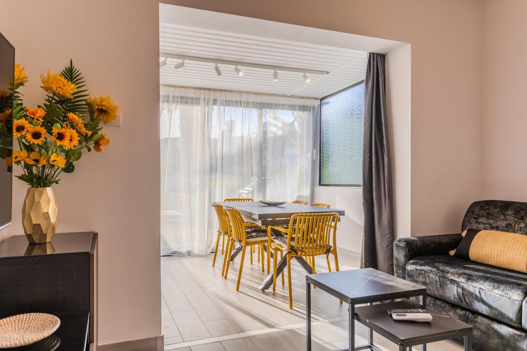 Taheli's Modern Townhouse With A Pool Paphos