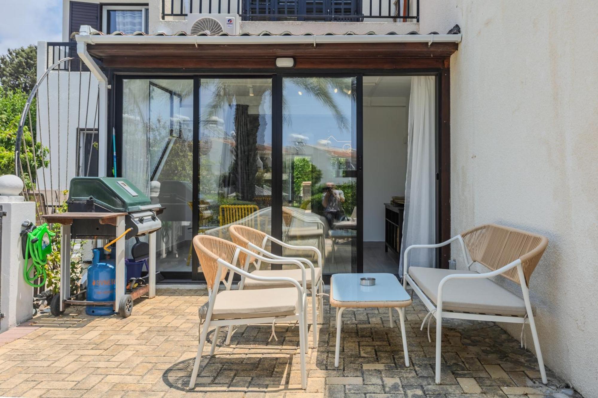 Apartment Taheli's Modern Townhouse With A Pool
