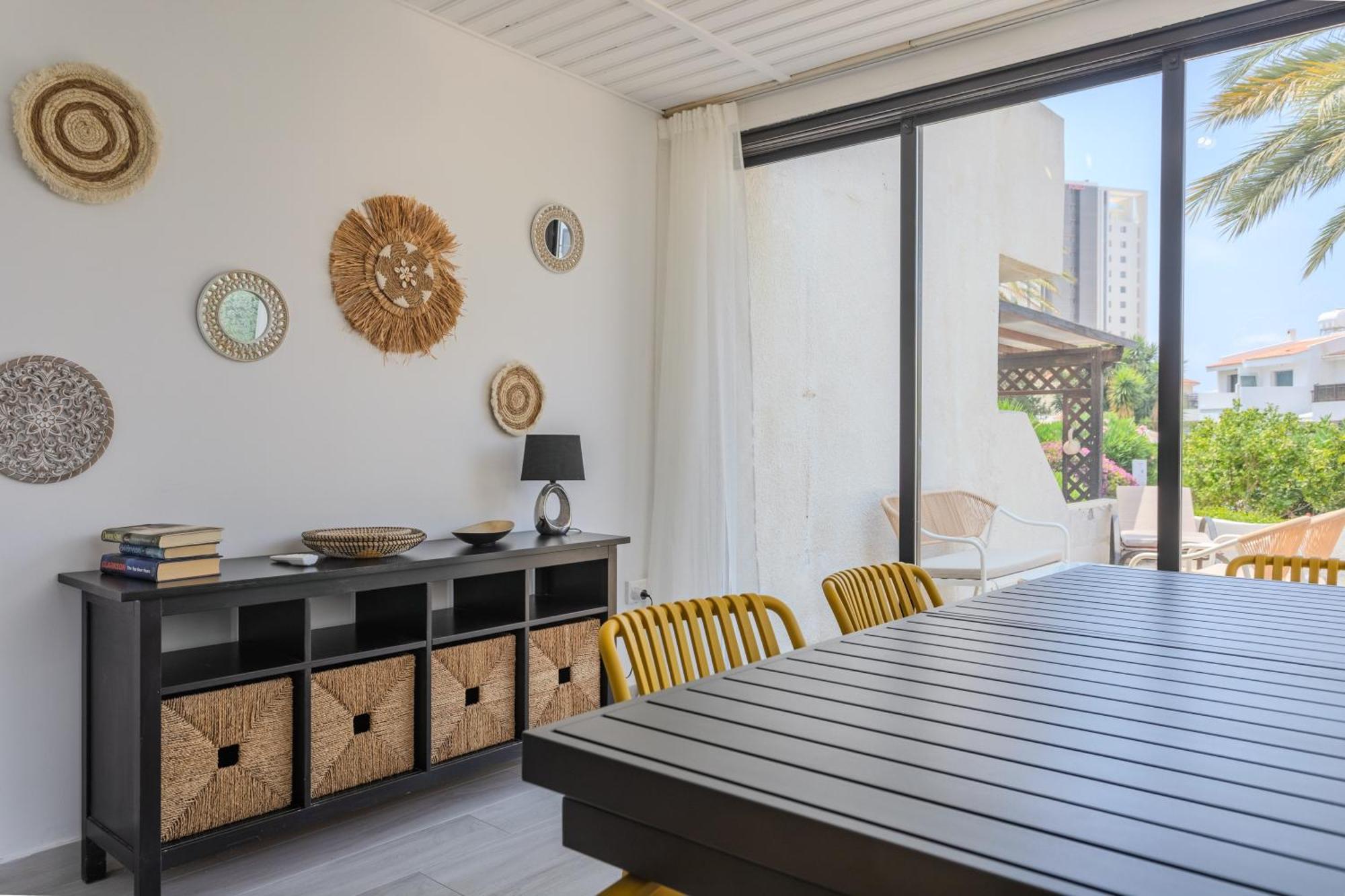 Taheli's Modern Townhouse With A Pool Apartment Paphos