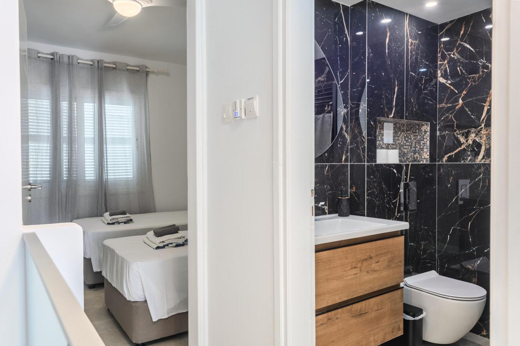 Taheli's Modern Townhouse With A Pool Apartment Paphos