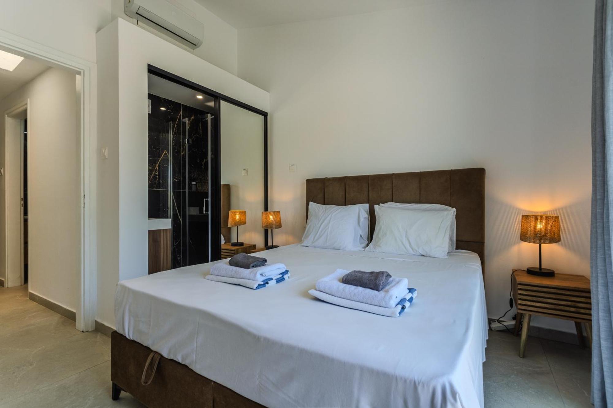 Taheli's Modern Townhouse With A Pool Apartment Paphos