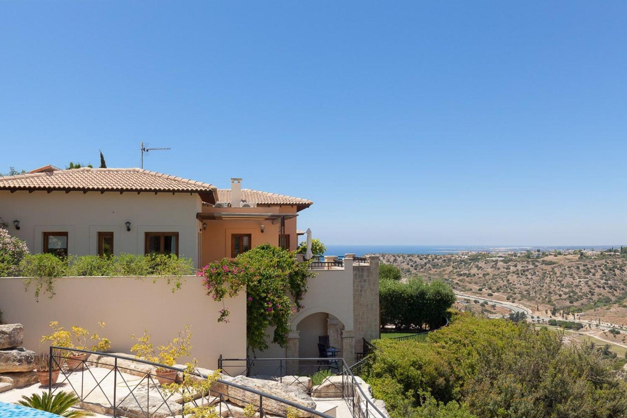 Aphrodite Hills Junior Junior Fz02 Air Conditioning 3 Bedrooms Villa