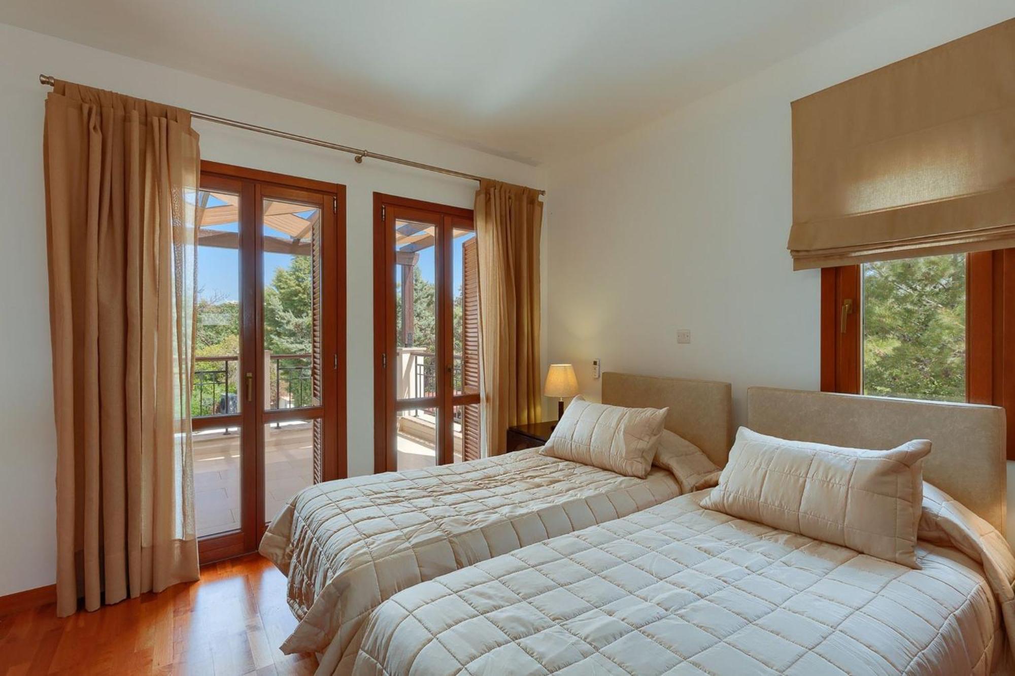Aphrodite Hills Superior Superior 0135 Air Conditioning 5 Bedrooms * Paphos