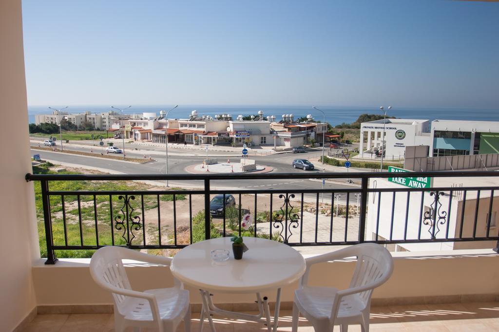 Kyriakos Court