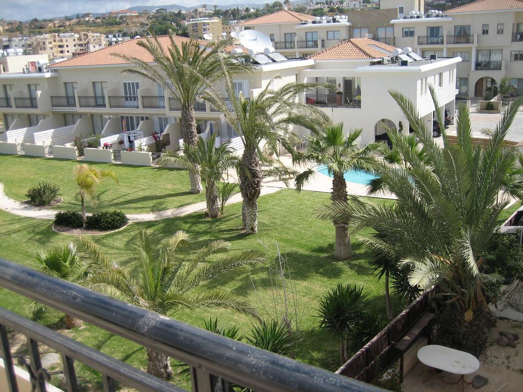 Royal Seacrest Apartment *