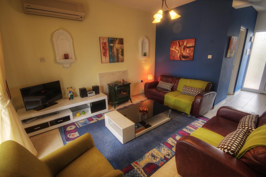 Villa Athina *