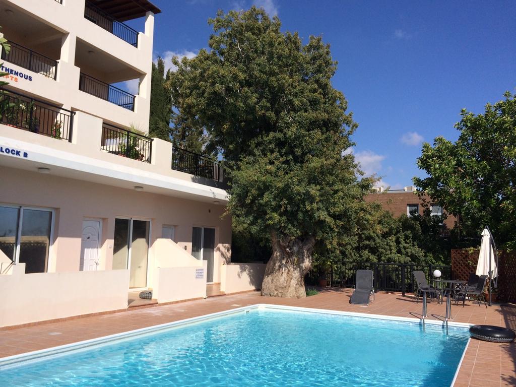 Oakdale Flat * Paphos