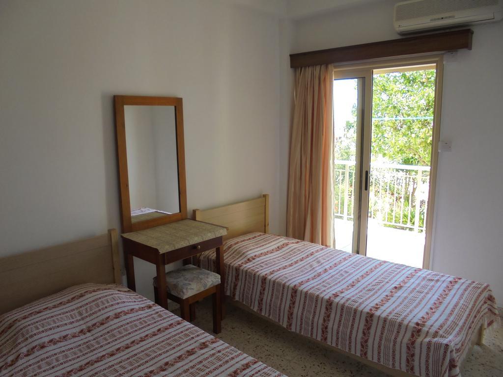 Apartment Niki Court *