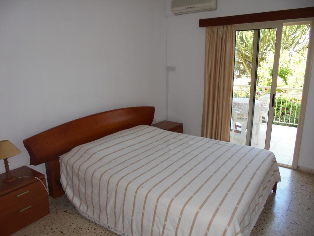 Apartment Niki Court *