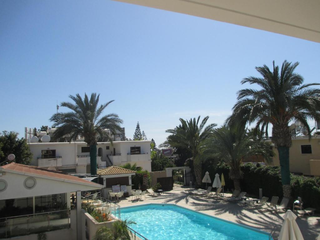 Andries Aparthotel 3*