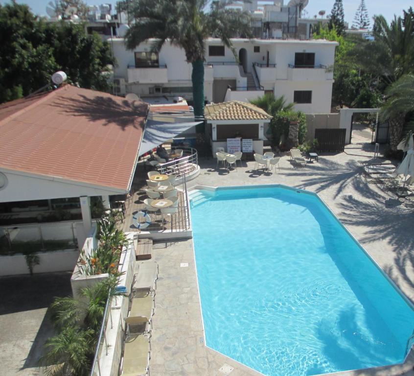 Andries Aparthotel Paphos