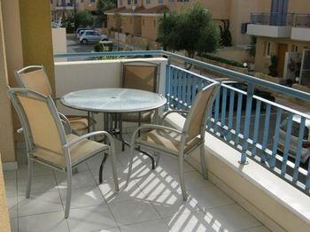 Iris Village Apartment *