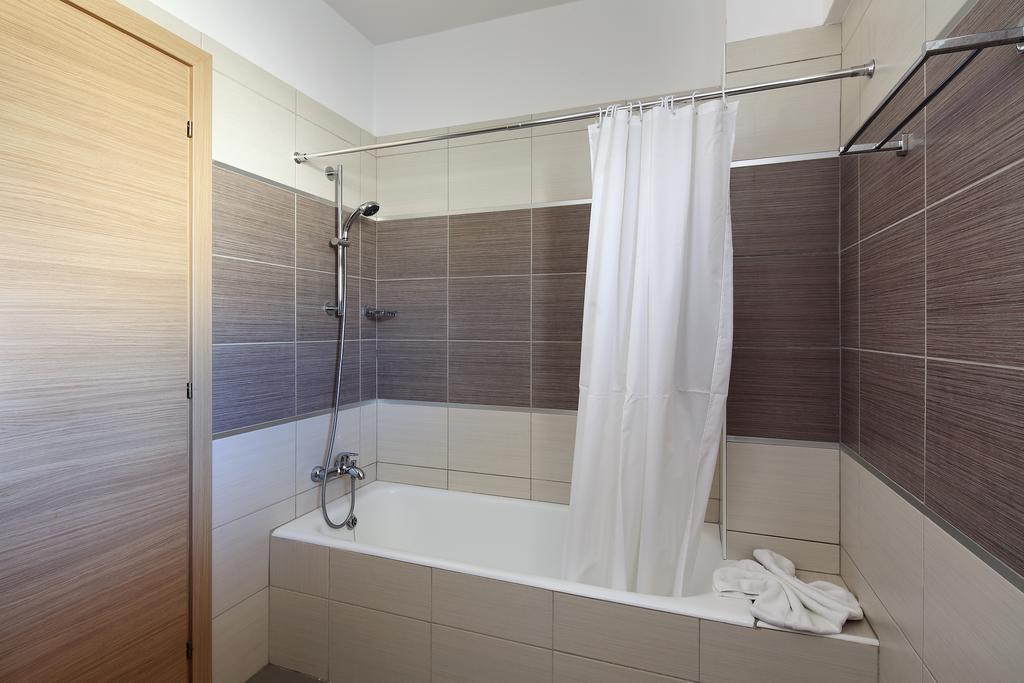 Adamou Gardens Apartment *