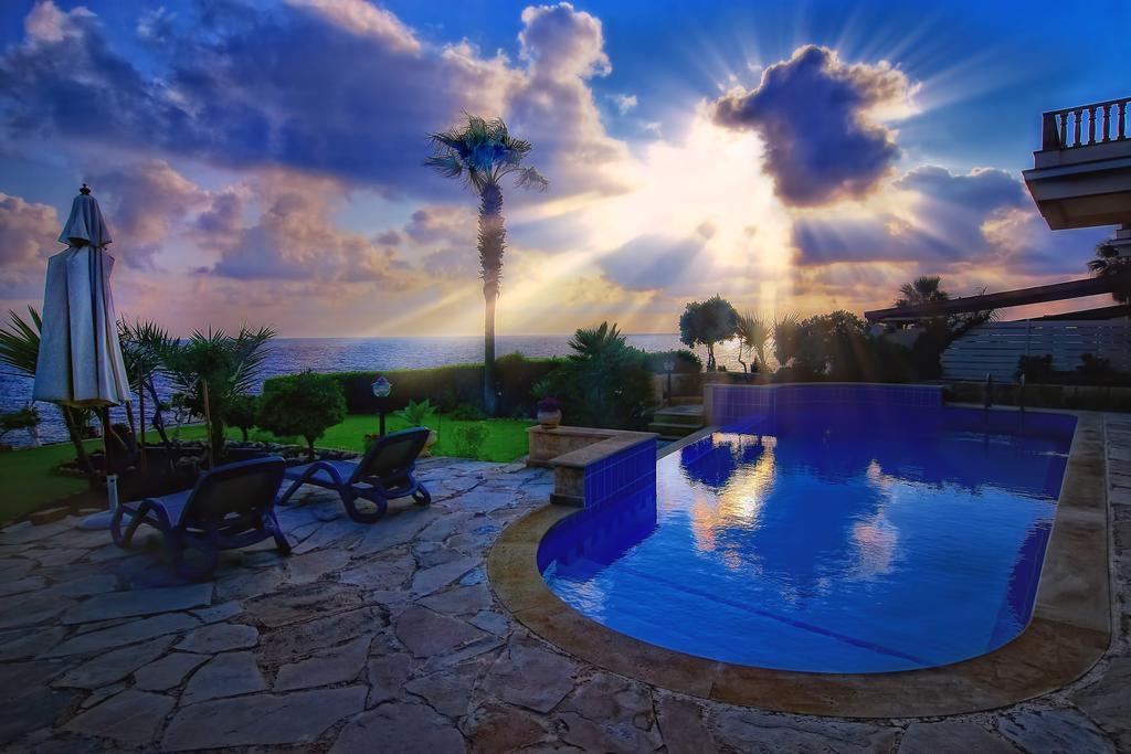 Mia * Paphos