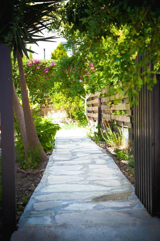 Julipapas Gardens Apartment