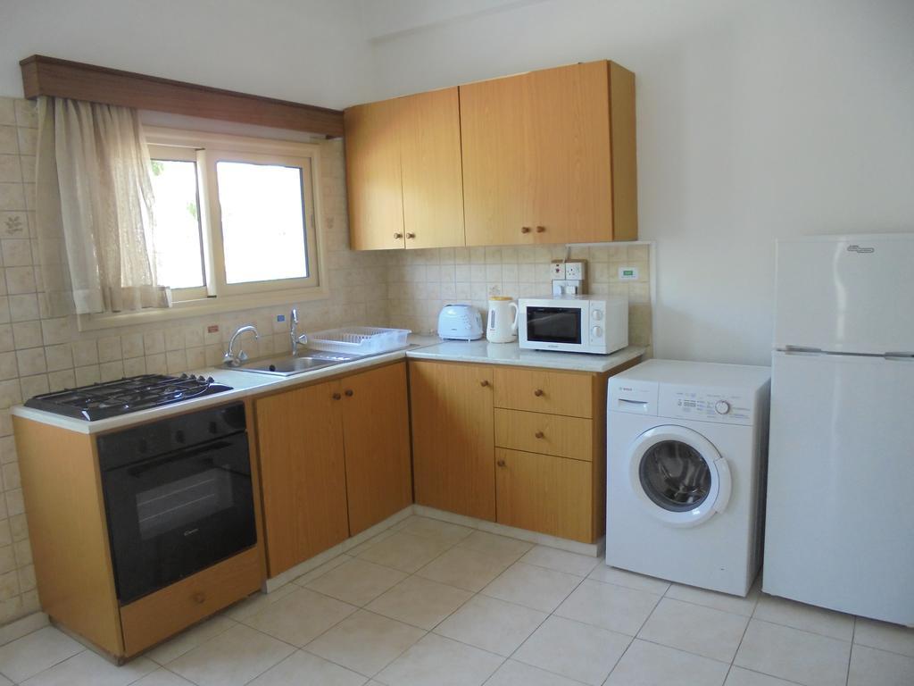 Niki Court Apartment *