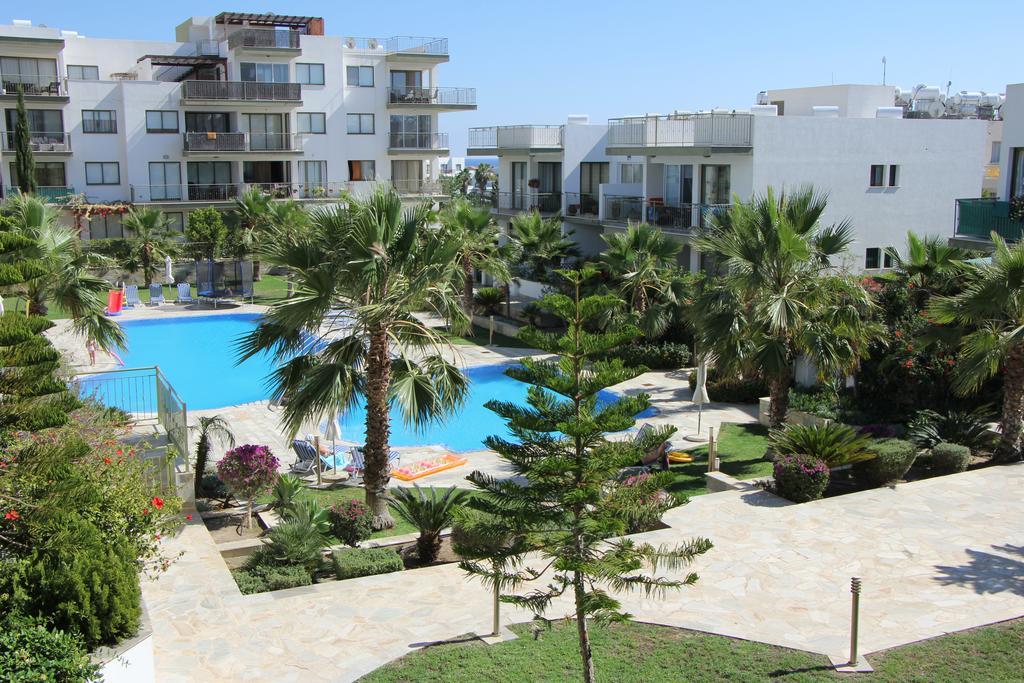 Danaos Pool View
