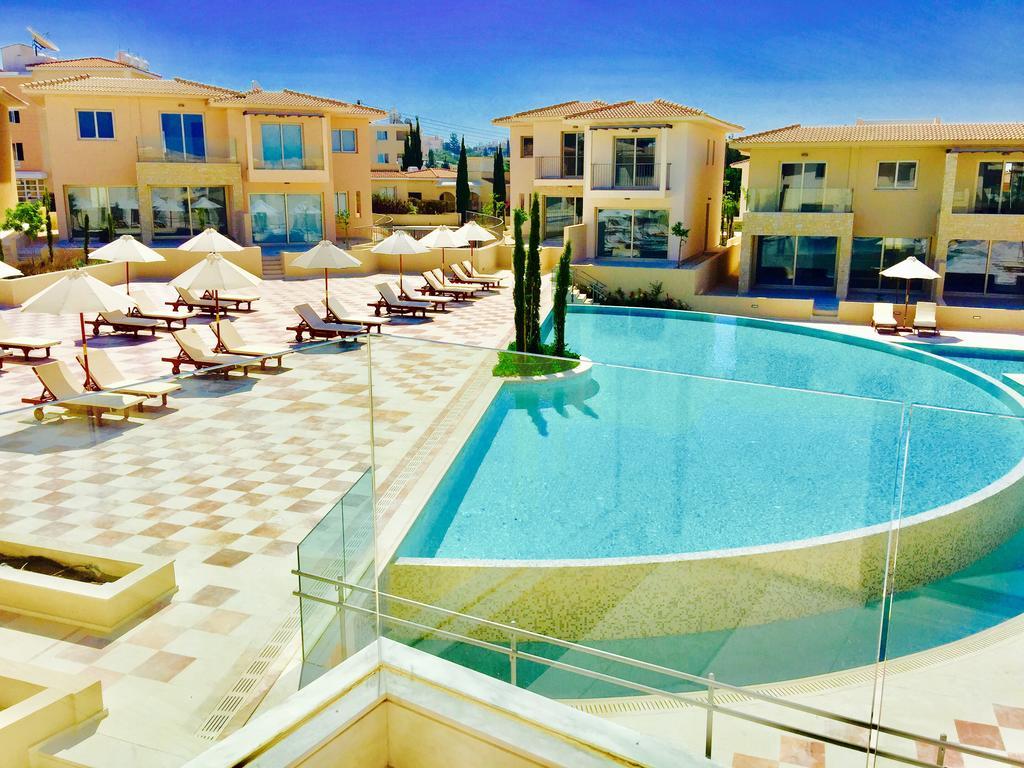 Oasis Park *