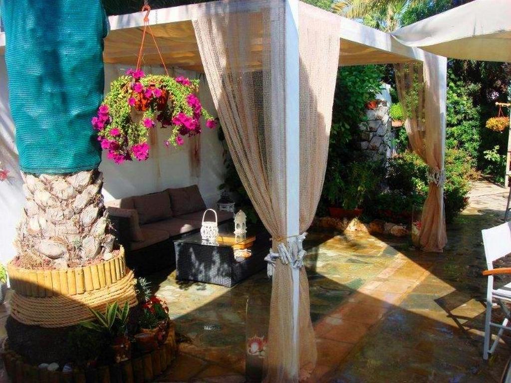 Andries Aparthotel